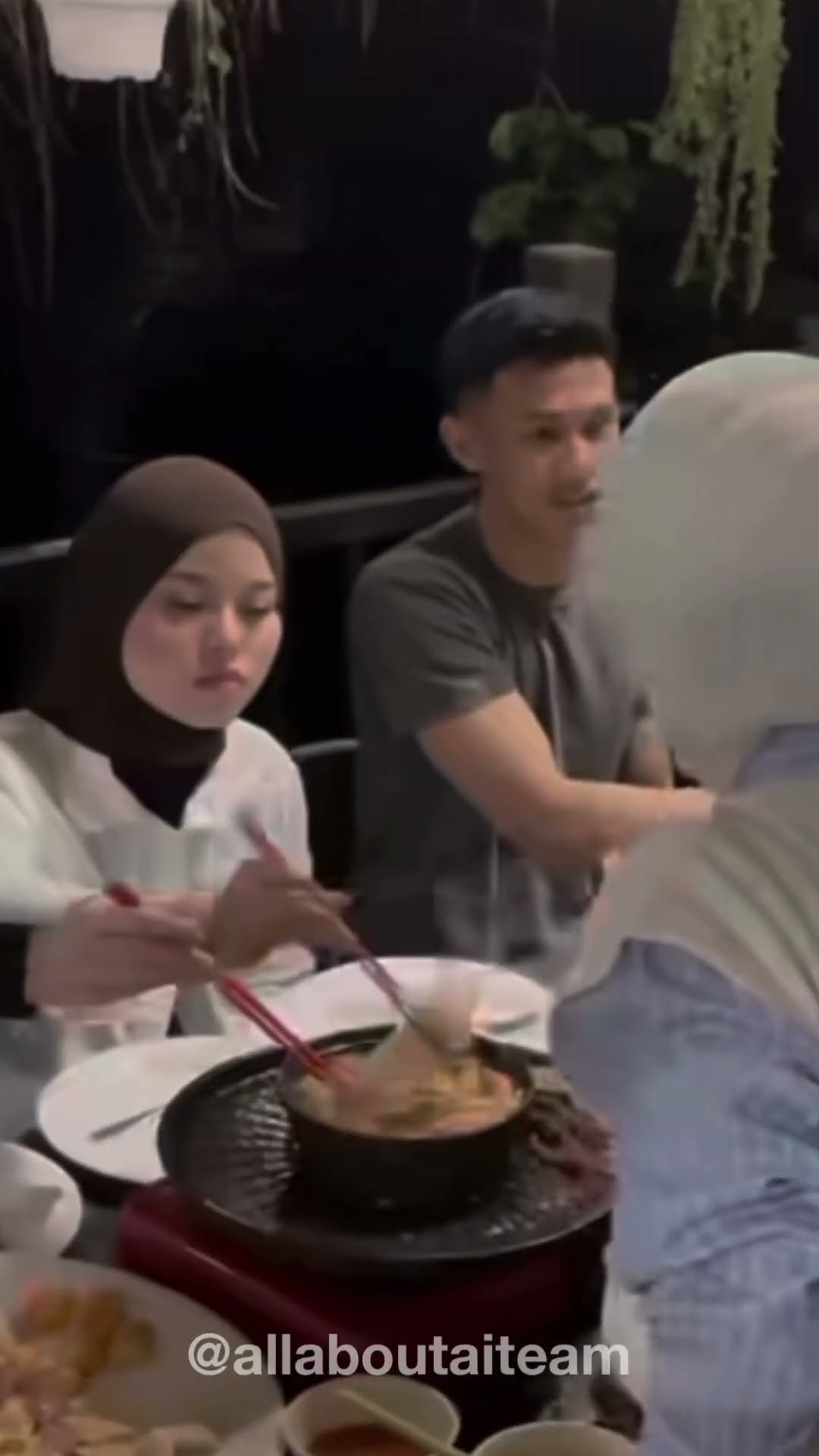 Amboi Duduk Sebelah Sebelah Pulak Depa Ni! Sweetnya ? #aisyah #irfan #ainewgen #aiteam